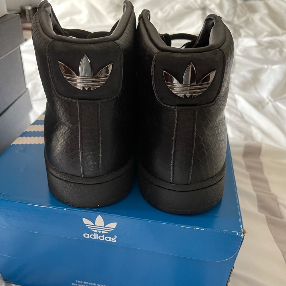 Size 12 men’s Pro Model Adidas.Special edition